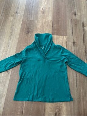 Women's Teal Long Sleeve V-Neck Top